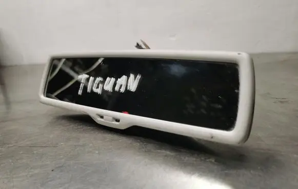 Volkswagen Tiguan Rear view mirror (interior)