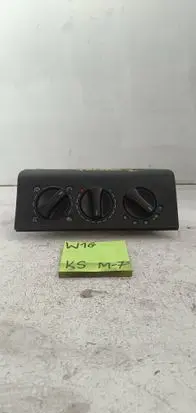 Seat Toledo I (1L) Central console control unit 1L0819045