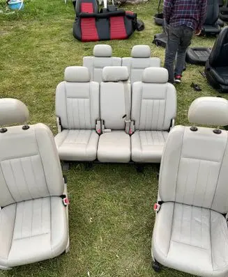 Dodge Durango II Seat set 