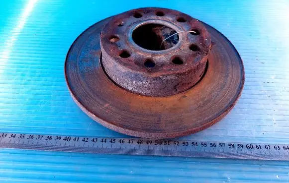 Volkswagen Touran I Rear brake disc