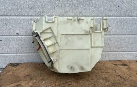Mercedes-Benz E W211 Other engine bay part A2115400724