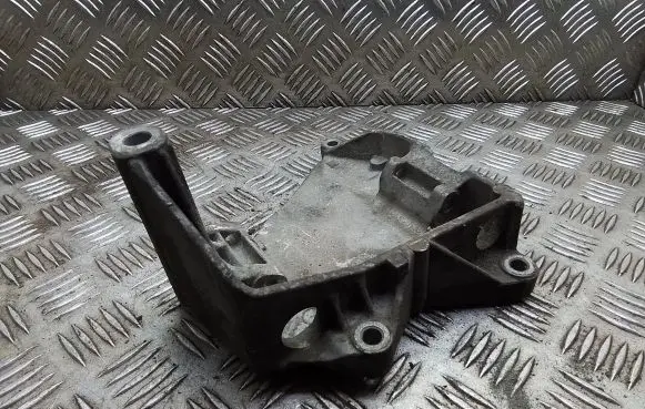Volkswagen Transporter - Caravelle T5 Generator/alternator bracket 070903143C