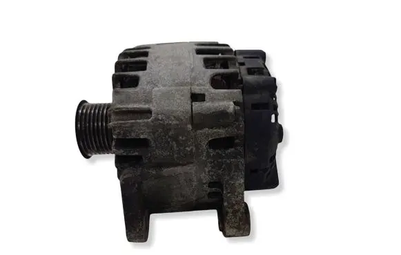 Renault Laguna III Generator/alternator 8200747041 TG15C124 2543593A