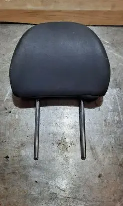 Volvo V50 Front seat headrest 
