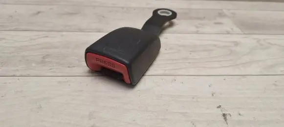 Toyota Corolla Verso AR10 Rear seatbelt buckle 