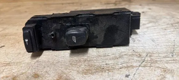 Volvo V70 Electric window control switch 30737519