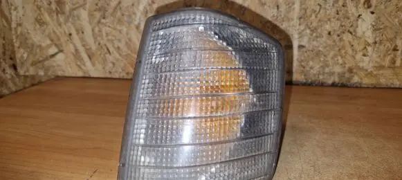 Mercedes-Benz E W124 Front indicator light P25121w