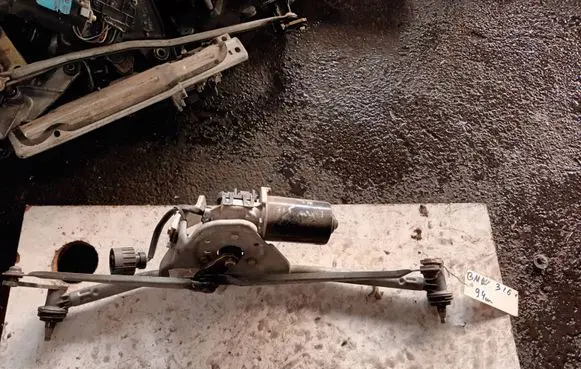 BMW 3 E36 Front wiper linkage 