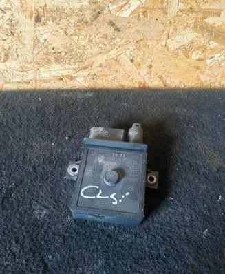 Mercedes-Benz CLS C219 Glow plug pre-heat relay A6421532079