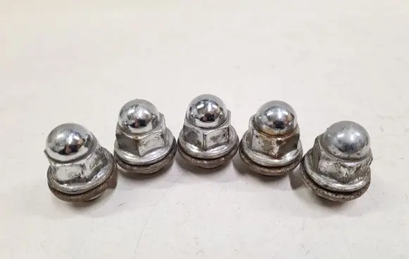 Toyota Corolla Verso AR10 Nuts/bolts 