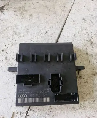 Audi A4 S4 B6 8E 8H Comfort/convenience module 8E0907279