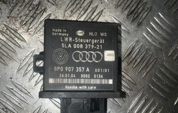 Audi A3 S3 8P Light module LCM 8P0907357A 5LA00837921