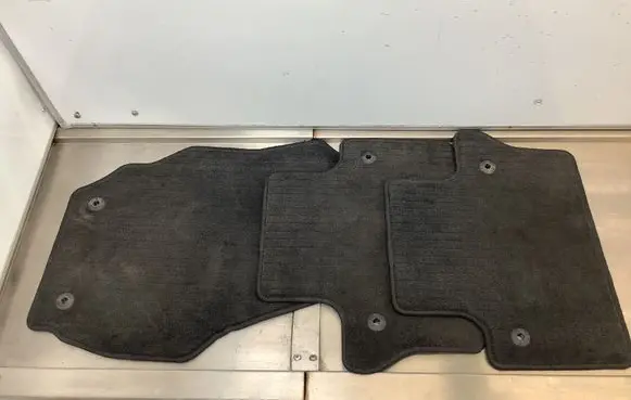 Volvo V70 Car floor mat set