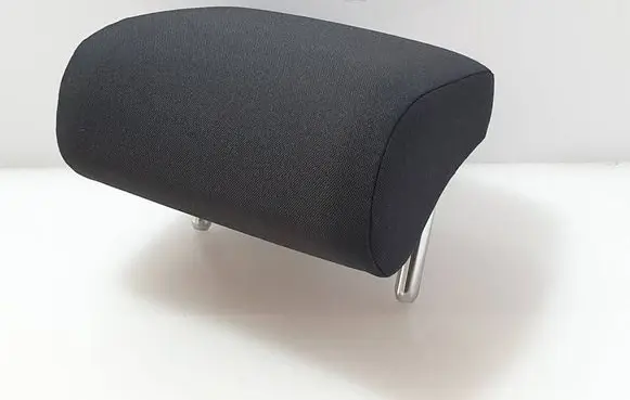 Volkswagen Golf VII Rear seat headrest