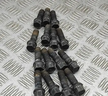 Audi RS5 Nuts/bolts WHT002438