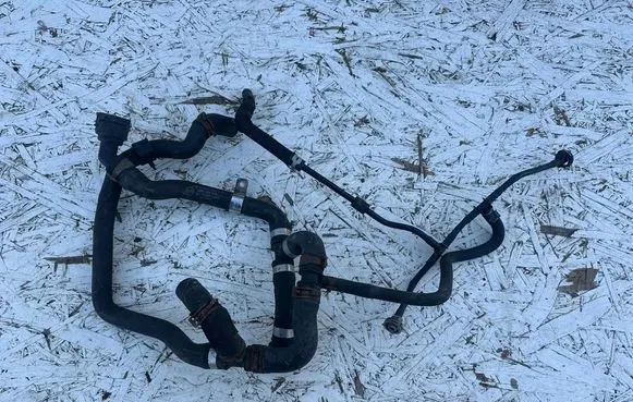 Audi Q5 SQ5 Engine coolant pipe/hose 8R0121086B