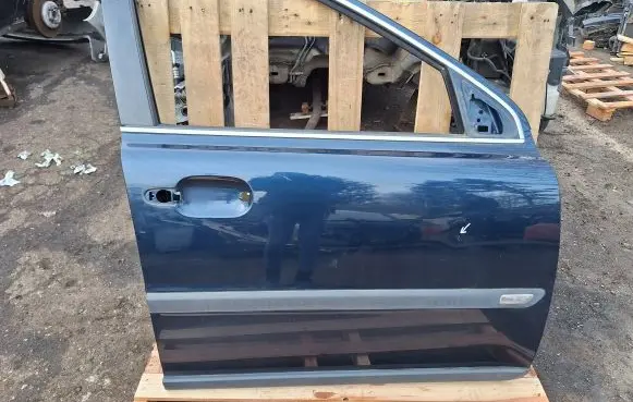 Volvo XC90 Front door