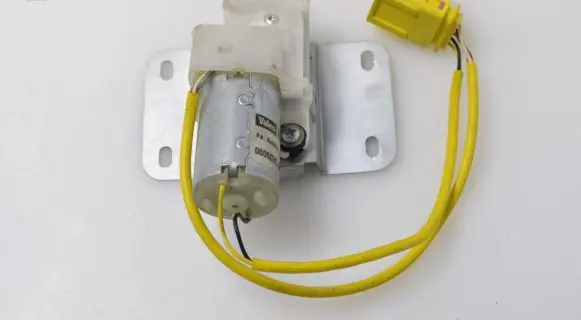 Volkswagen Phaeton Seat belt height adjuster 560973354D