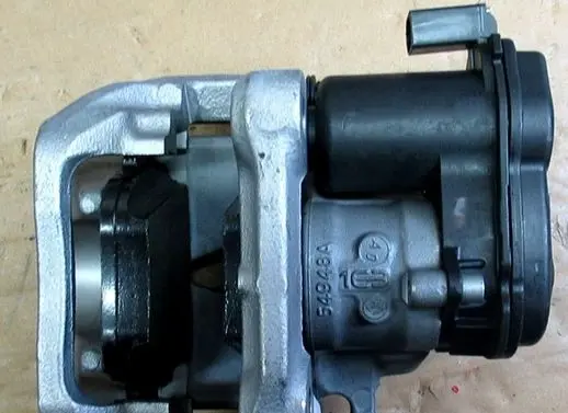 Mercedes-Benz X-class W470 Front brake caliper 32358282