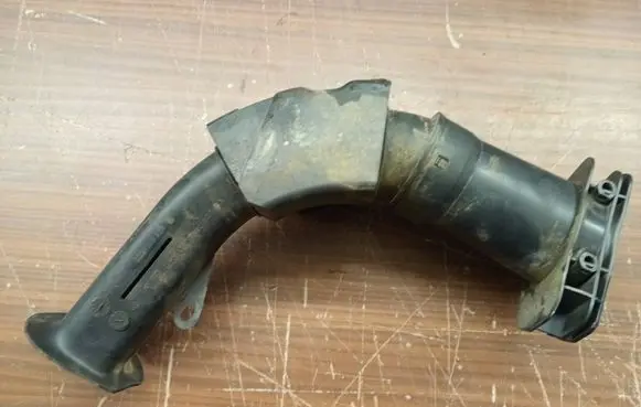 Renault Laguna II Air intake duct part 8200289320