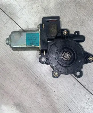 Nissan X-Trail T30 Front door window regulator motor 8073089913 MMR62111 40217V3