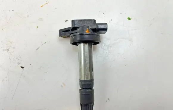 High voltage ignition coil