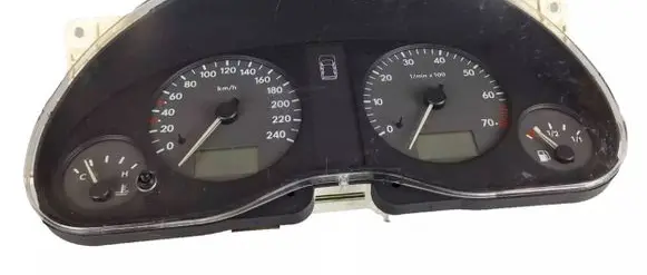 Volkswagen Sharan Speedometer (instrument cluster) 7M0920823F