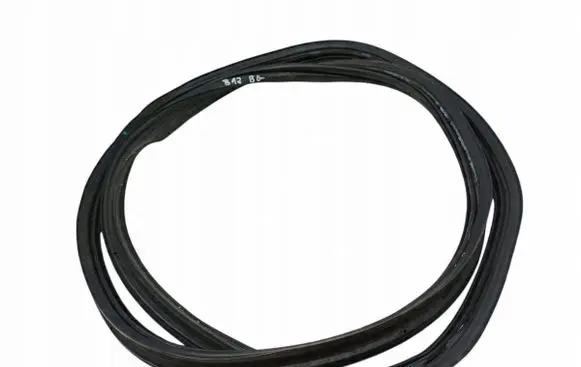 Volvo XC70 Trunk rubber seal (body) 