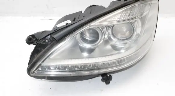 Mercedes-Benz S W221 Headlight/headlamp A2218207539