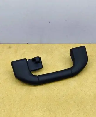 Mercedes-Benz E W212 Rear interior roof grab handle A2048100151