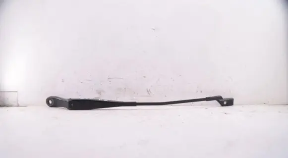 Peugeot 208 I Front wiper blade arm 9673291980