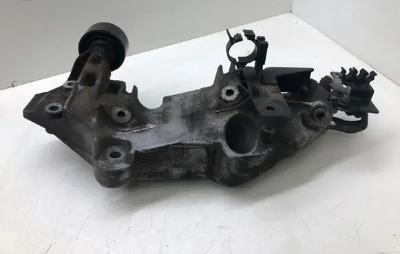 Nissan X-Trail T31 Generator/alternator bracket 8200527320
