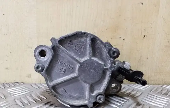 Peugeot 3008 I Vacuum pump D1563C2