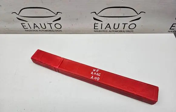 Jaguar XE Emergency warning sign 27R032734
