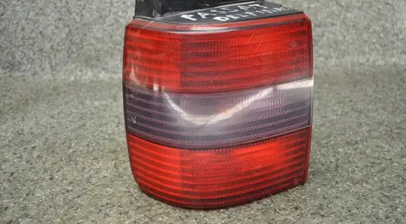 Volkswagen PASSAT B4 Rear/tail lights 3A9945257