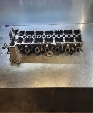 BMW 5 E39 Engine head 22468759