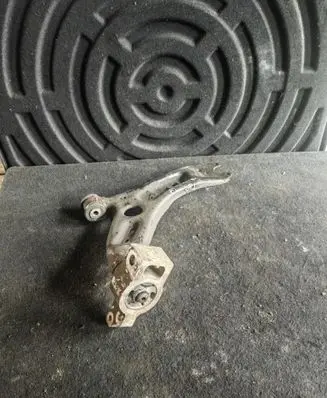 Volkswagen Tiguan Front lower control arm/wishbone