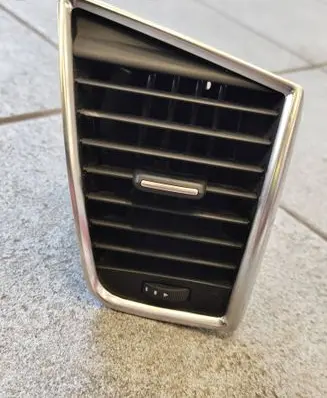 Audi Q5 SQ5 Dashboard side air vent grill/cover trim 8R1820902 52400343