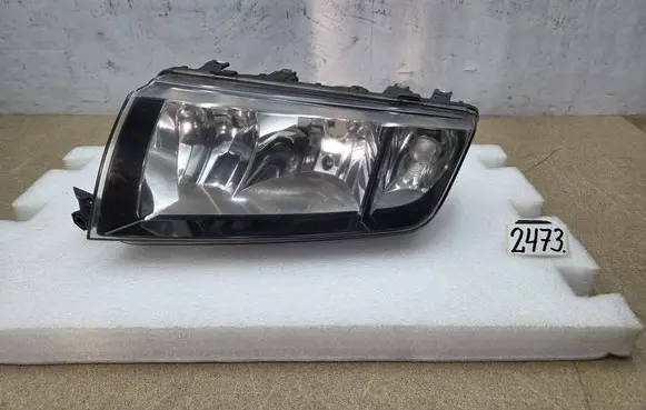 Skoda Fabia Mk1 (6Y) Headlight/headlamp 24635900