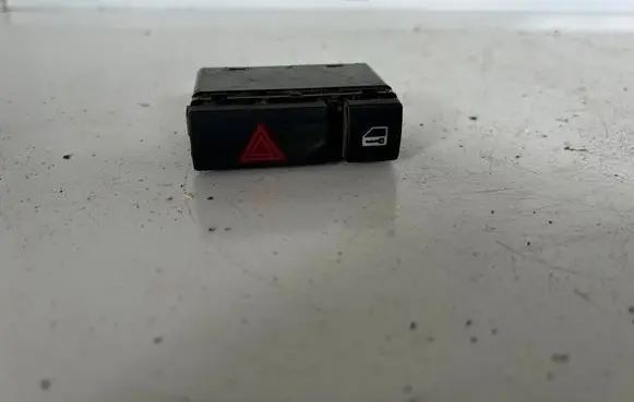 BMW X5 E53 Hazard light switch 8368920