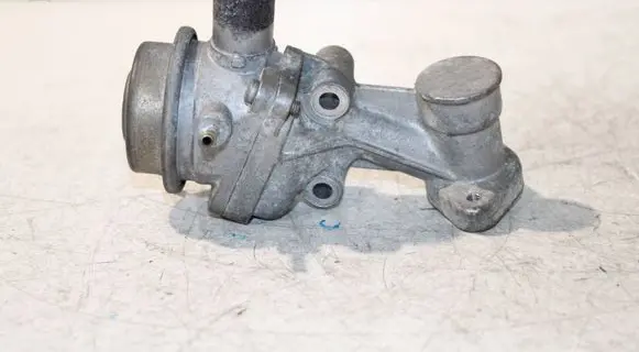 Mercedes-Benz C W203 EGR valve A0021406260