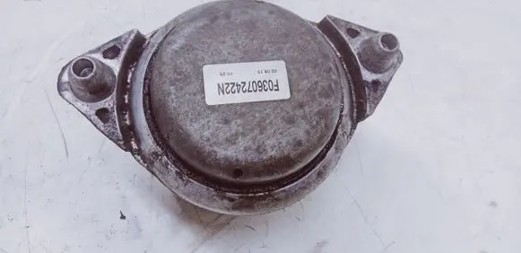 Mercedes-Benz C W204 Engine mount bracket F036072422N