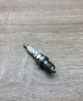 Renault Trafic I Spark plug 7700500180