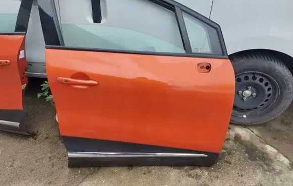 Renault Captur Front door