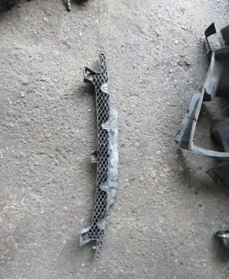 Volkswagen Touareg II Front bumper mounting bracket 7P6807200