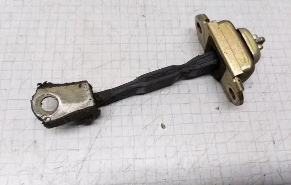 Nissan Almera N16 Rear door check strap stopper