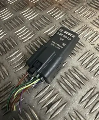 Land Rover Discovery Sport Glow plug pre-heat relay FX23189E2AC