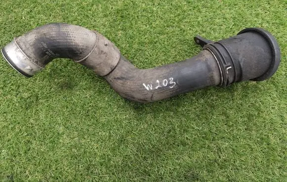 Mercedes-Benz C W203 Intercooler hose/pipe A2035281782 GS00114004