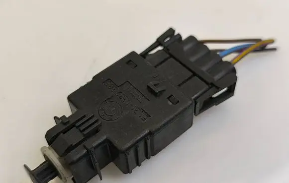 BMW 5 E34 Brake pedal sensor switch 61311382385