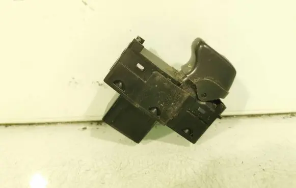 Volvo V70 Electric window control switch 30658696 03120700 5586N3RUA